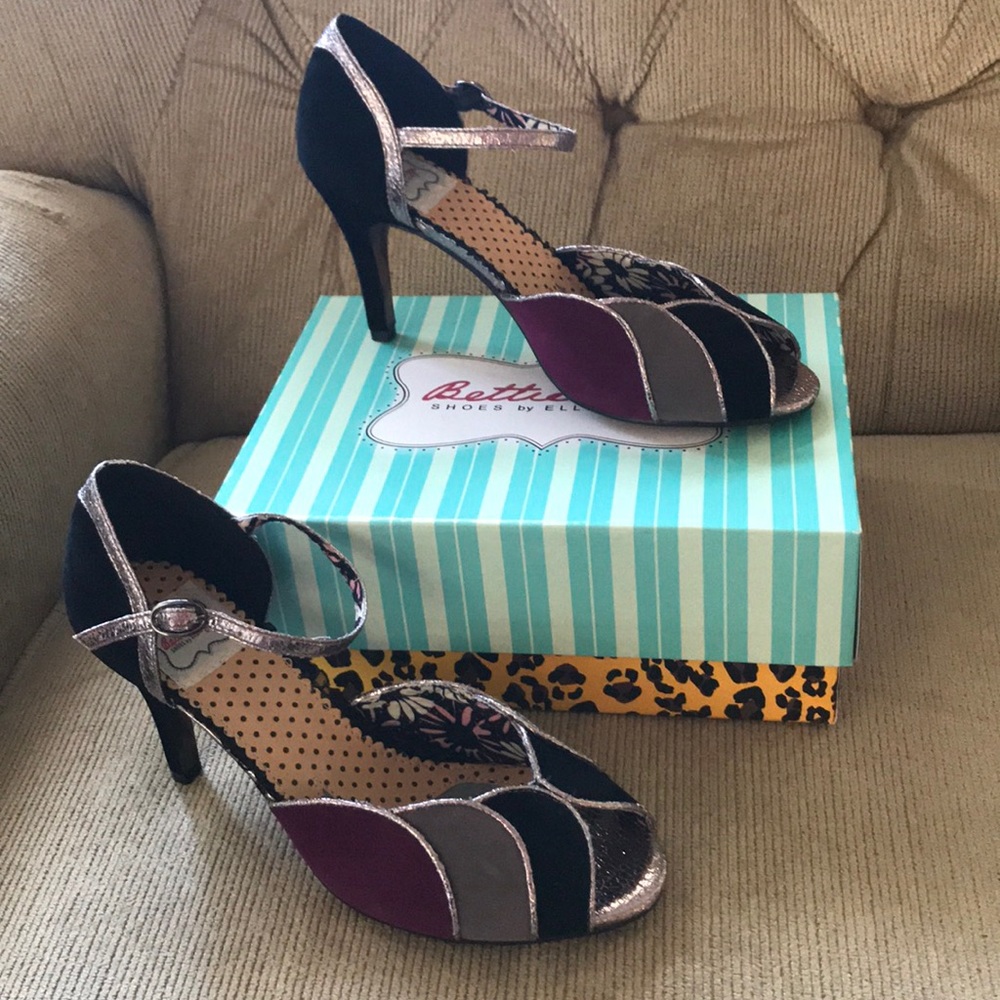 NIB Bettie Page shoes size 9 black/silver